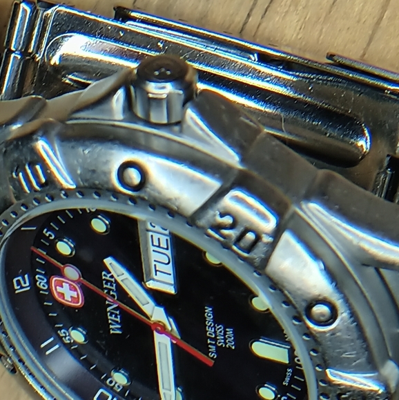 X Wenger SMT Design 200 meter Dive watch.  Rotating bezel, screw down crown. - Picture 4 of 13